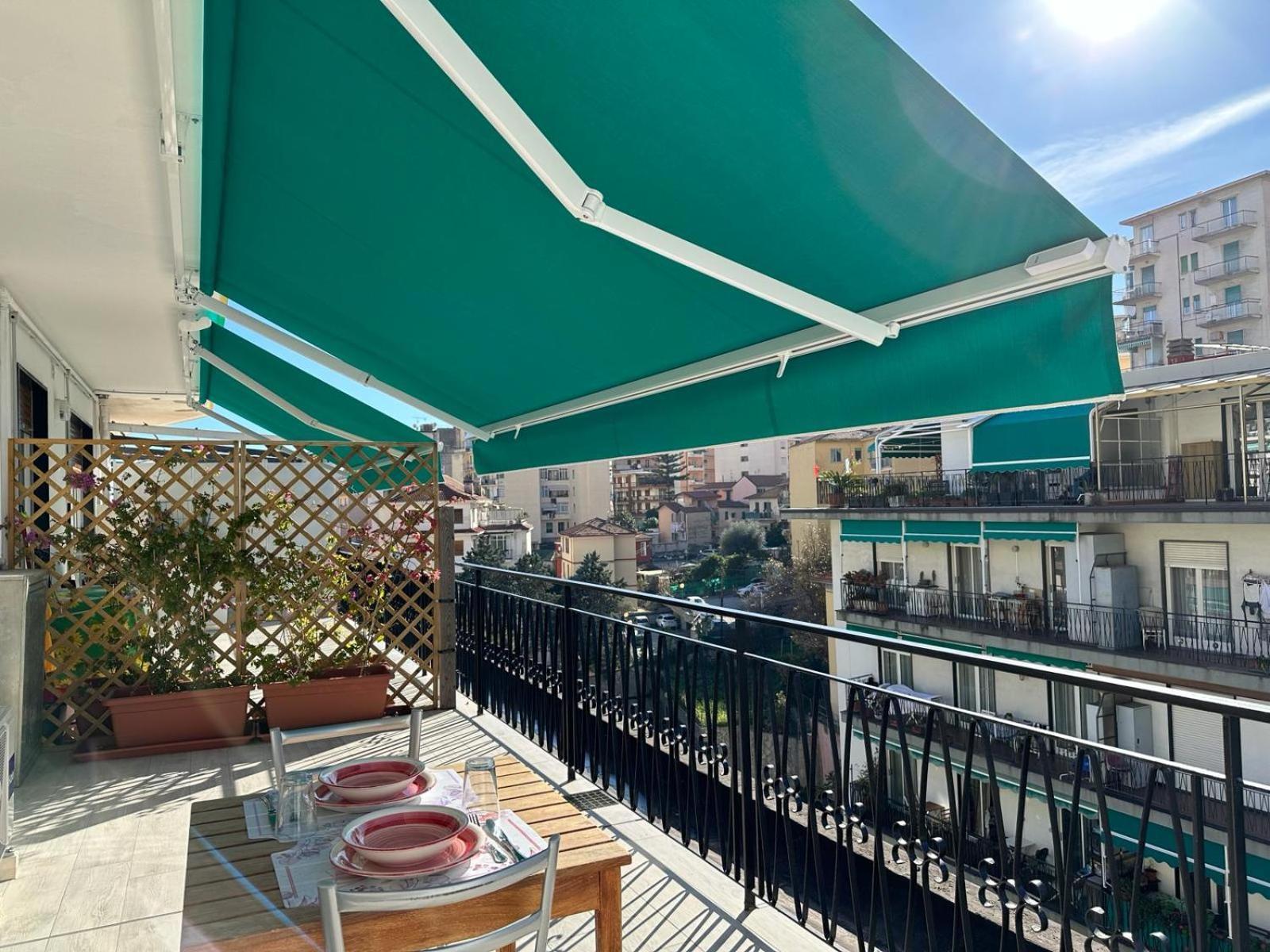 Wh - Cuore Home - Attico Monolocale Con Parcheggio Gratuito - 5 Minuti Dal Centro - Wifi San Remo Kültér fotó